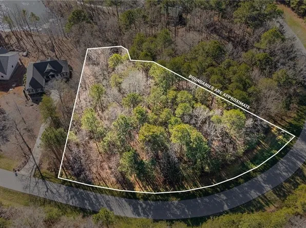 215 Mallard Dr, New London, NC 28127