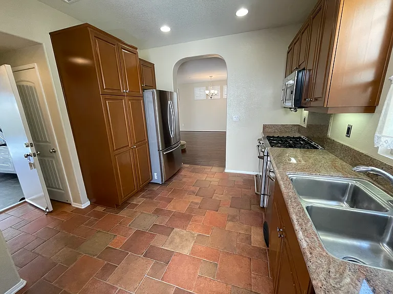 11509 Amalfi Way — Photo 2