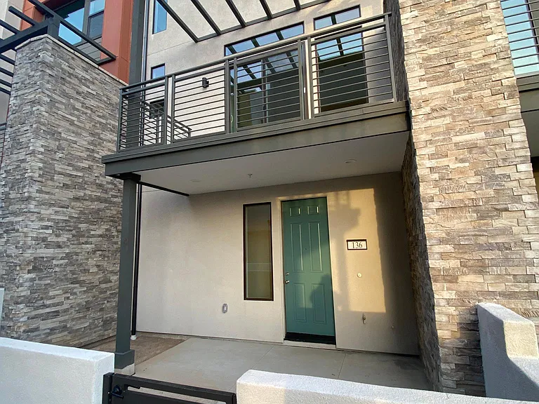 136 Sawbuck — Photo 4