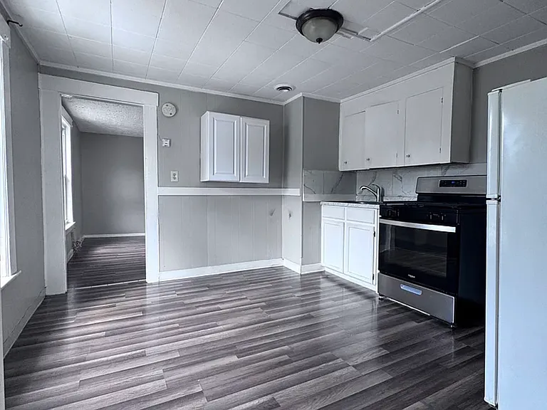 40 Amherst St #10 — Photo 2