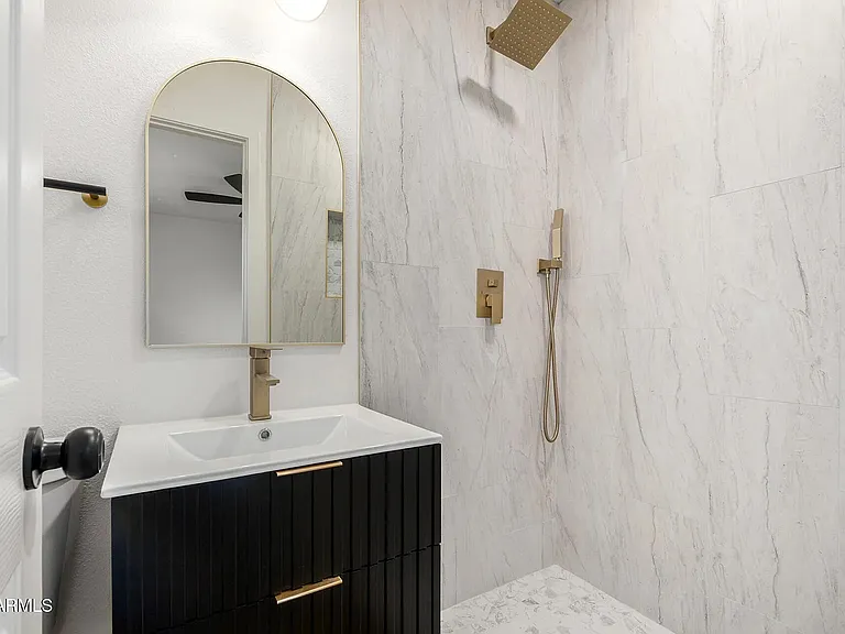 3939 W Harmont Dr — Photo 9