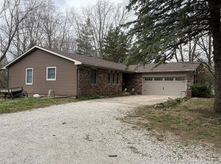 1301 W Westbrook Dr, Mahomet, IL 61853
