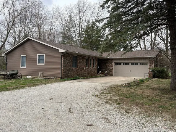 1301 W Westbrook Dr, Mahomet, IL 61853