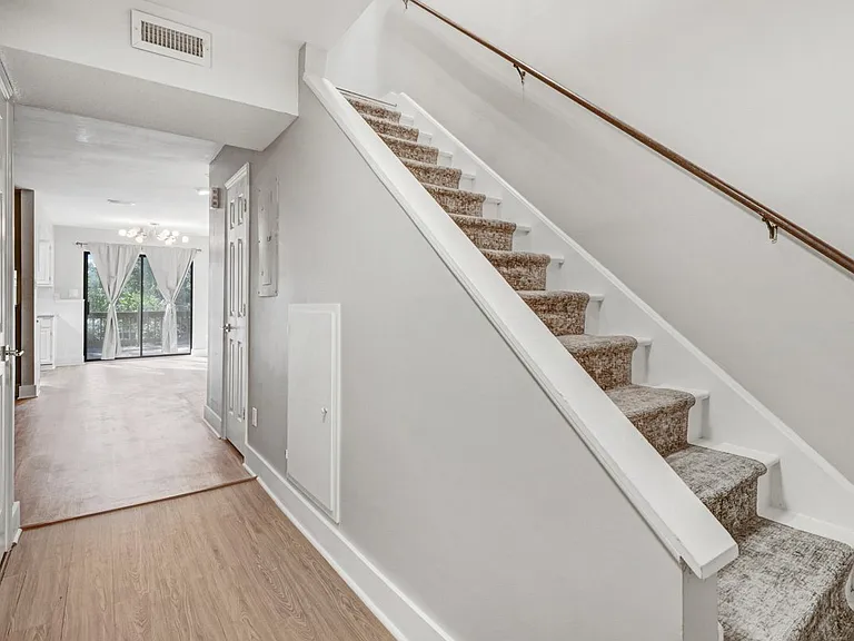 1904 Stephens St — Photo 5