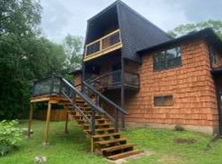 911 Chateau Dr, Dover, AR 72837