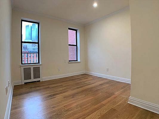 3rd image of 355 W 51st St #76