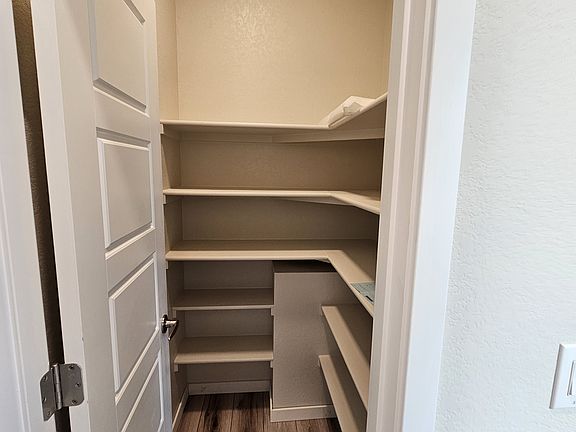 4th image of 483 Blackfoot St