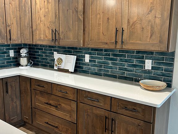 3rd image of 1801 W Odell Ave