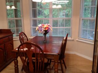 27 Cresswell Dr, Bella Vista, AR 72714