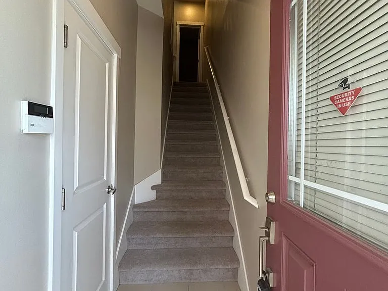 2106 Yakima Ct — Photo 33