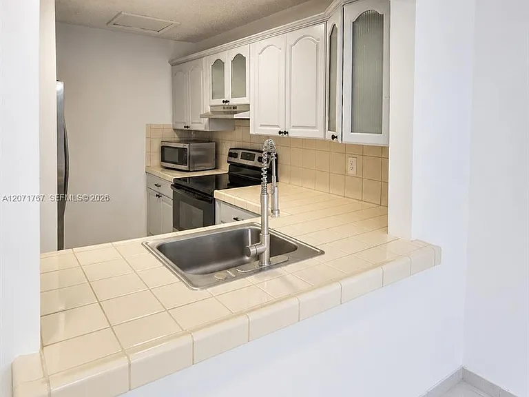 6605 W 26th Dr #2418 — Photo 4