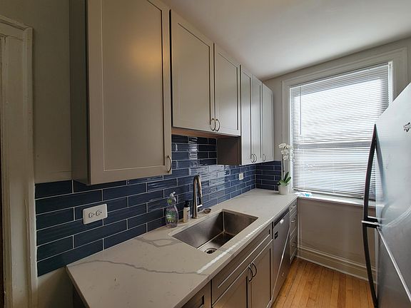 2nd image of 5220 N Damen Ave APT 1