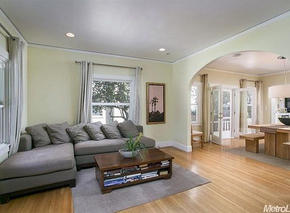 4th image of 1051 42nd St