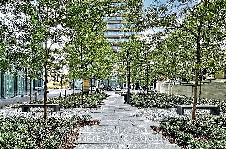 65 Saint Mary St #1811 — Photo 2