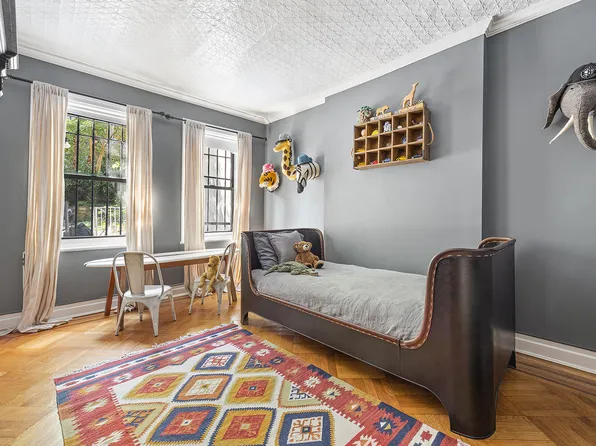 394 4th Street image 8 of 10