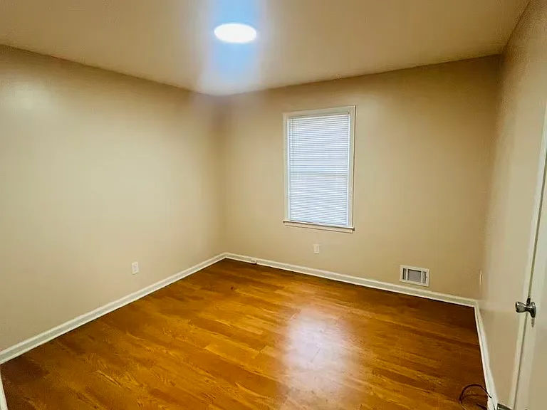 4060 Woodland Dr NW — Photo 10