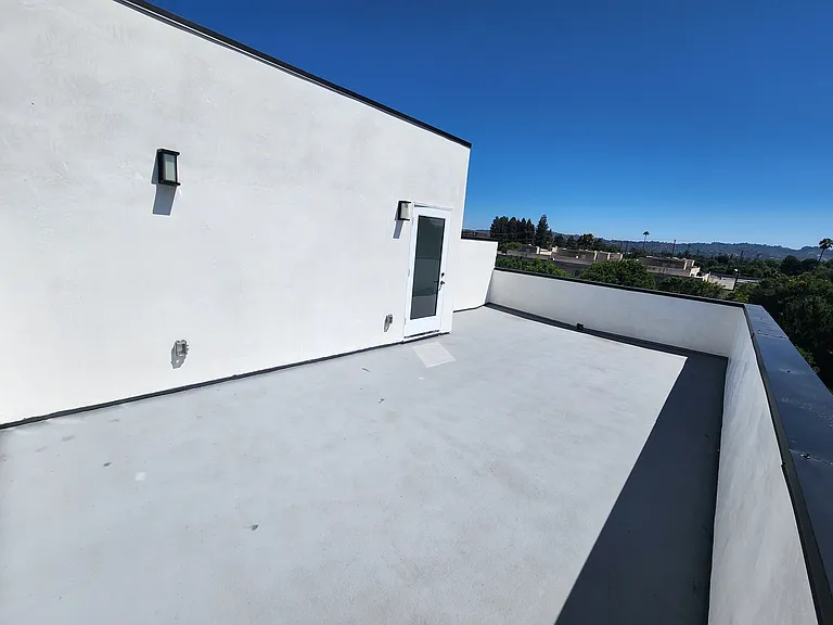 6061 Fulton Ave #8 — Photo 22