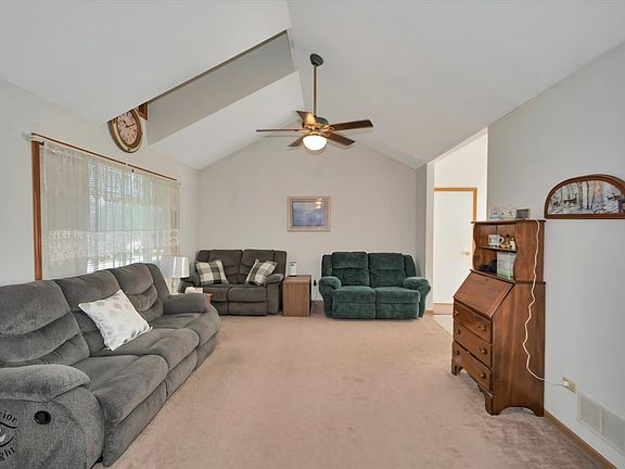 5th image of 930 Meadowbrook Rd