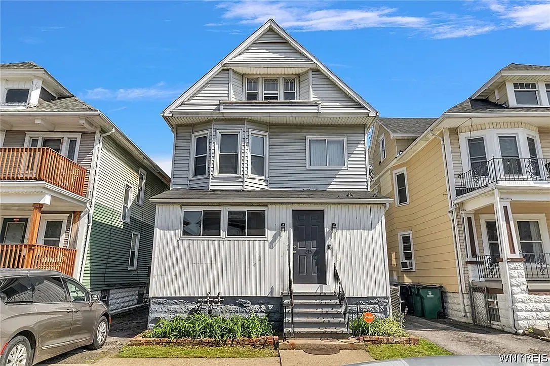 3 bed, 1166 sqft, $1,400 — Photo 1