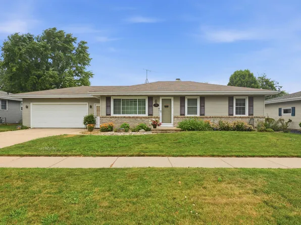 1786 Schaefer Cir, Appleton, WI 54915