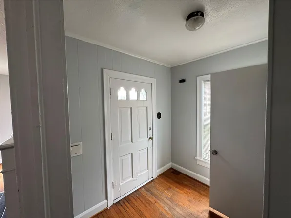 415 W Pearce St, Baytown, TX 77520