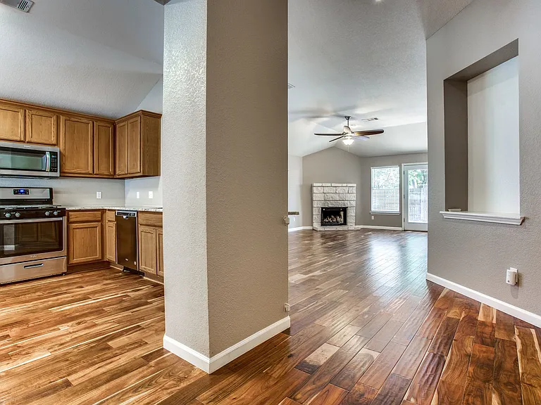 1314 Brighton Bend Ln — Photo 8