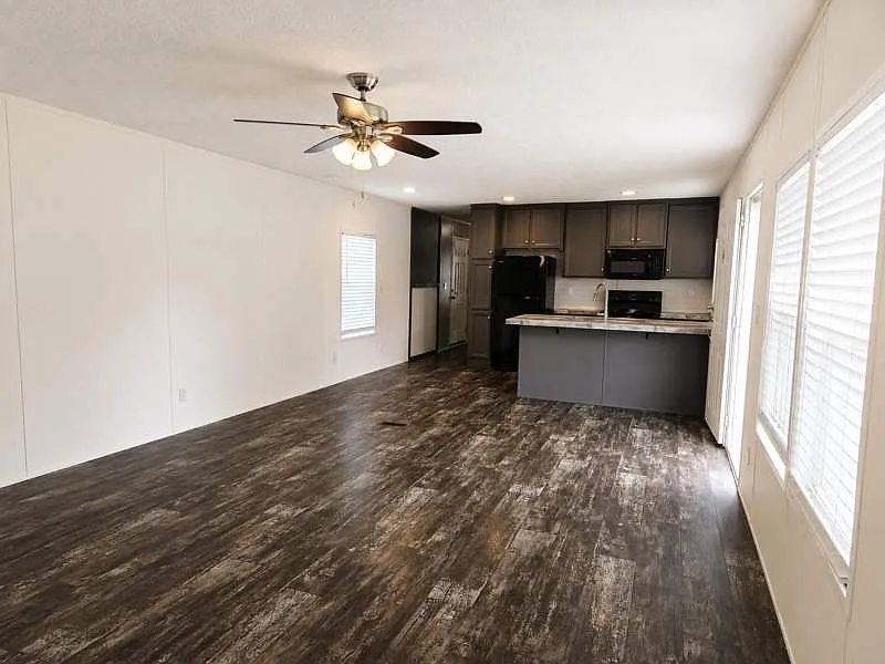3 bed, 2.0 bath, 1216 sqft, $1,399 — Photo 1