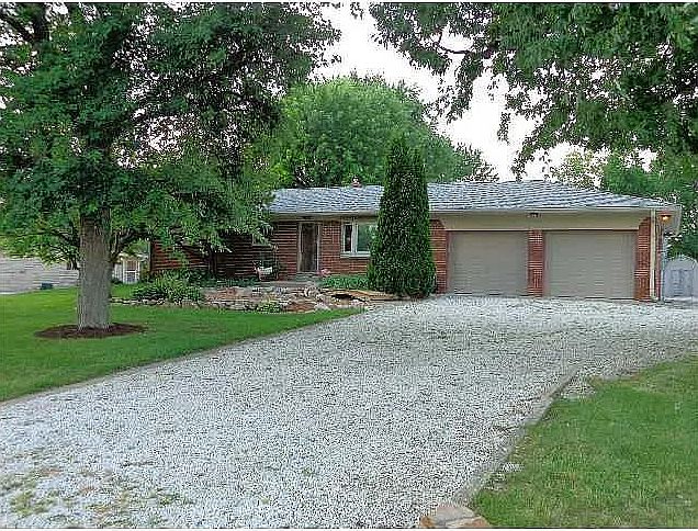 1st image of 2910 E Dudley Ave