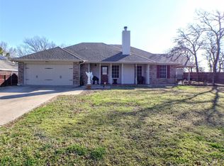 409 Kevin Miller Rd, Kennedale, TX 76060