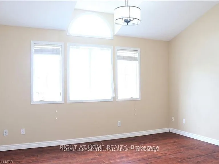 709 Silversmith St — Photo 9