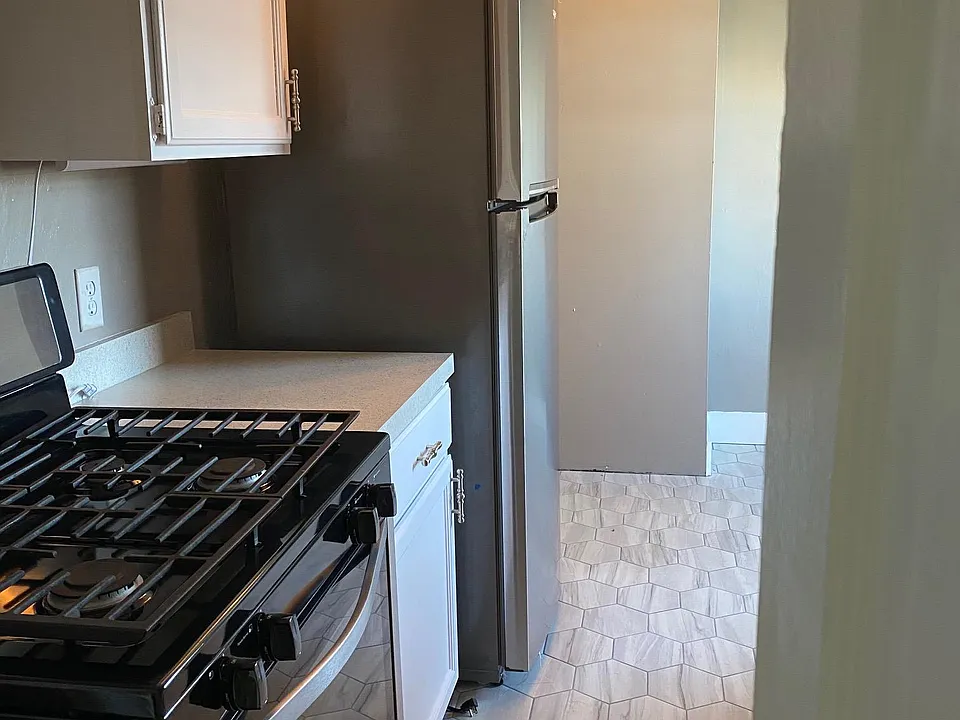 Stainless Steel appliances in Kitchen