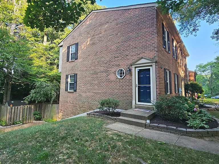 6430 Shannon Station Ct — Photo 37
