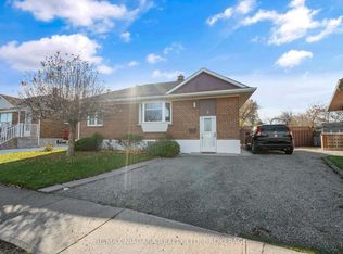 9 McPhail Cres, Saint Catharines, ON L2P 3G3