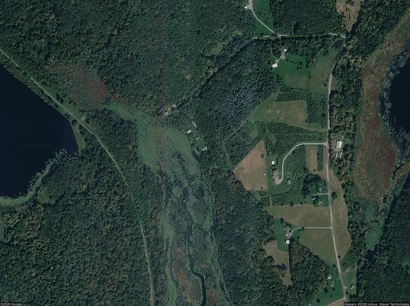 464 Romobe Lake Rd, Thompson, PA 18465