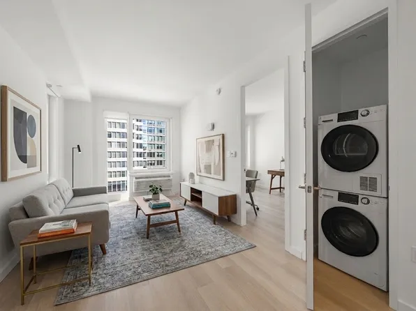 527 Grand Avenue image 1 of 19