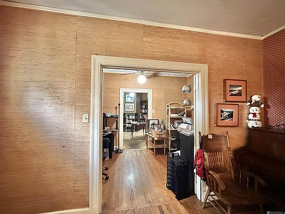 2nd image of 1853 Cedardale Ave