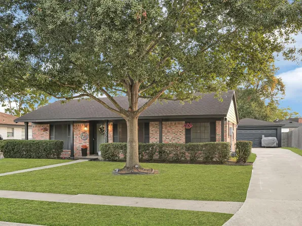11226 Sageburrow Dr, Houston, TX 77089