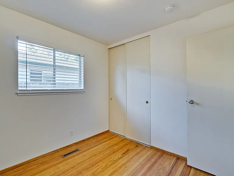 1109 White Cliff Dr — Photo 30