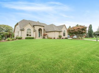 54140 Romeo Plank Rd, Macomb, MI 48042