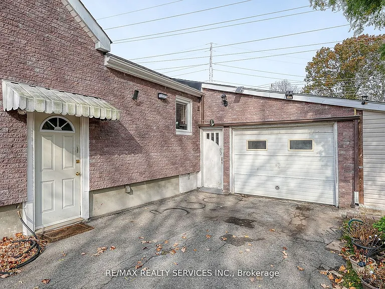 24 Norlan Ave — Photo 33