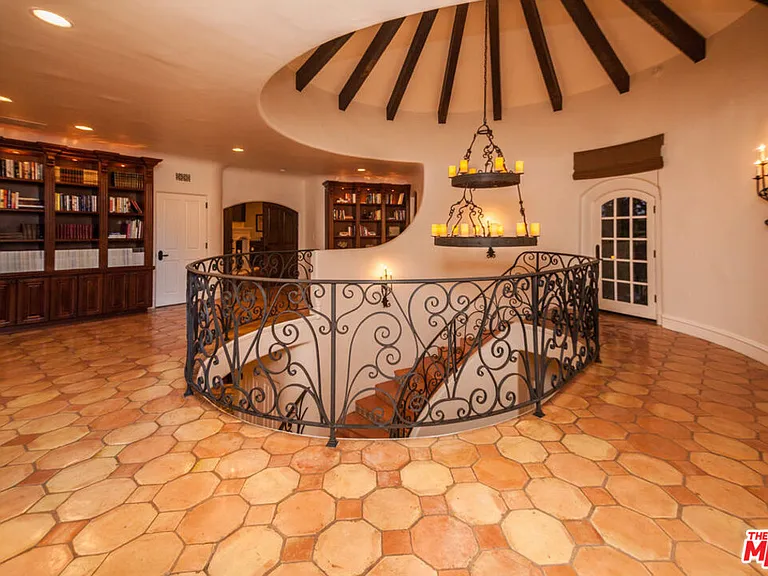 12140 Summit Ct — Photo 9