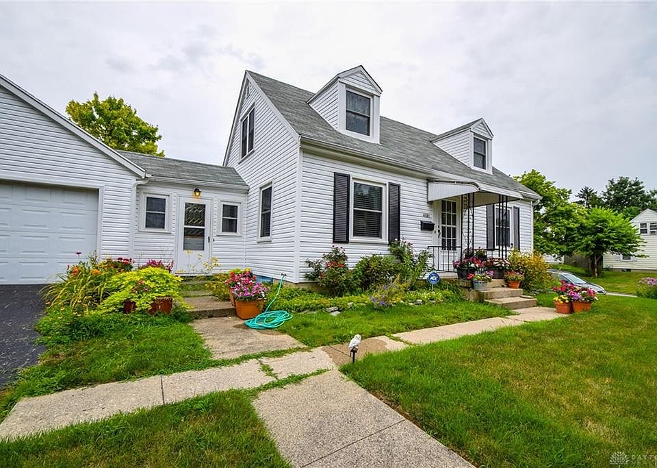 1st image of 4121 Woodbine Ave