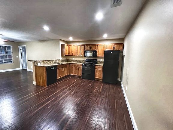 3rd image of 55 Cherrywood Ct #1
