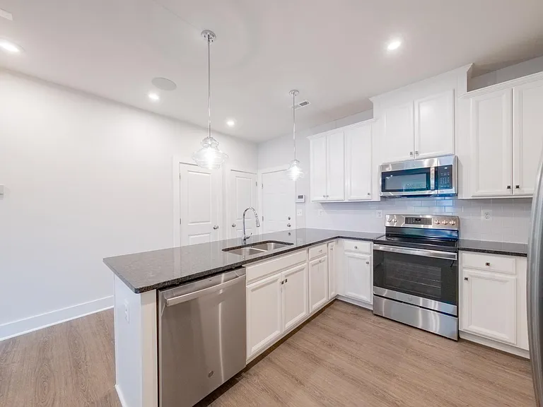 1105 N Lombardy St #A — Photo 17