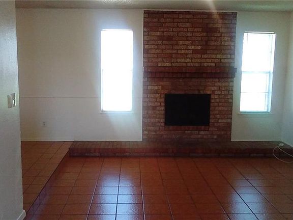5th image of 3140 E Glen Dr