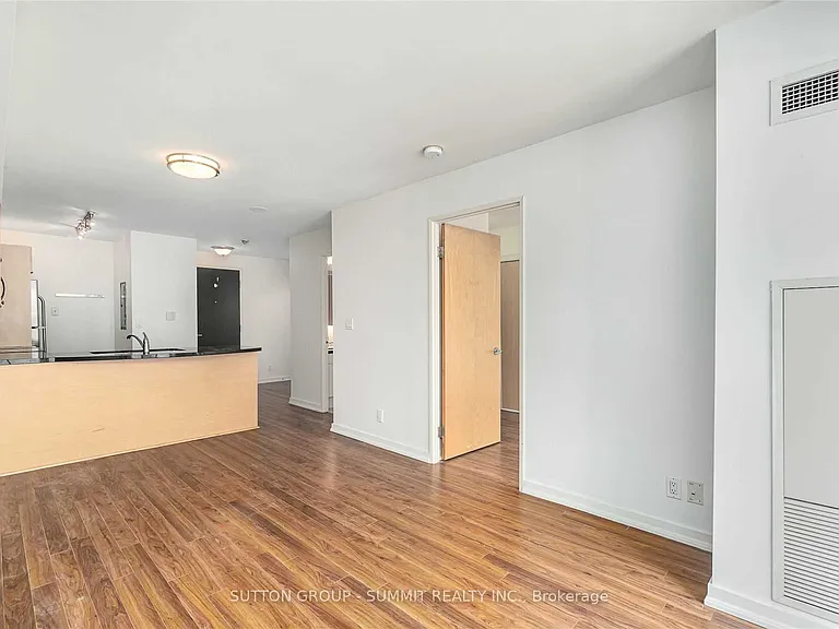 1005 King St W #416 — Photo 16