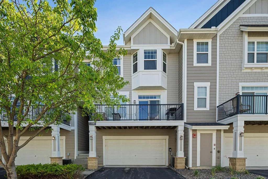 2 bed, 1.5 bath, 1532 sqft, $2,395 — Photo 1