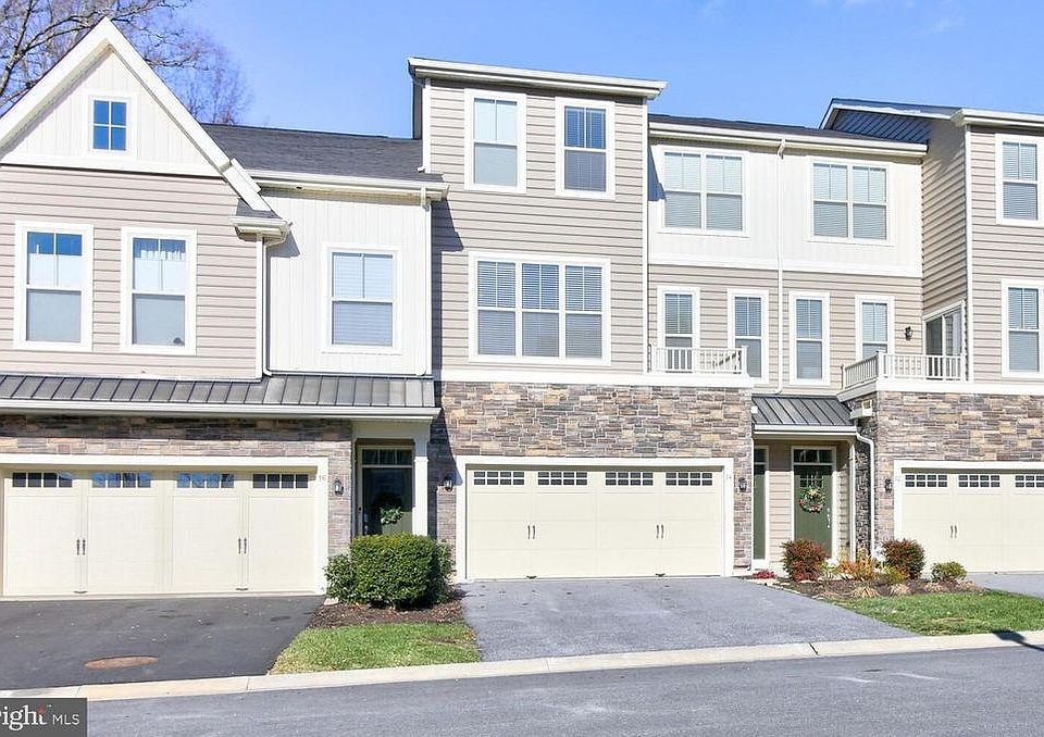 1st image of 14 Chasmere Dr