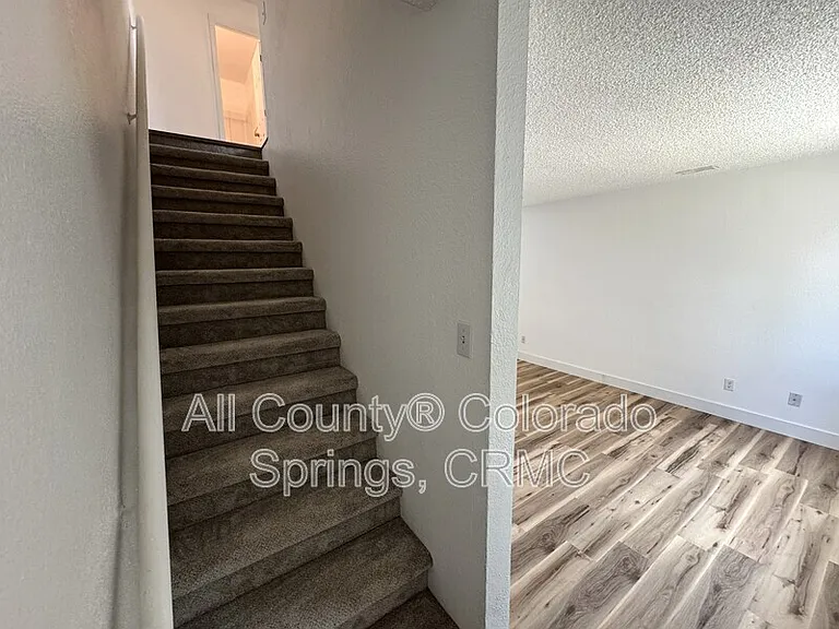 6676 Provincial Dr — Photo 7