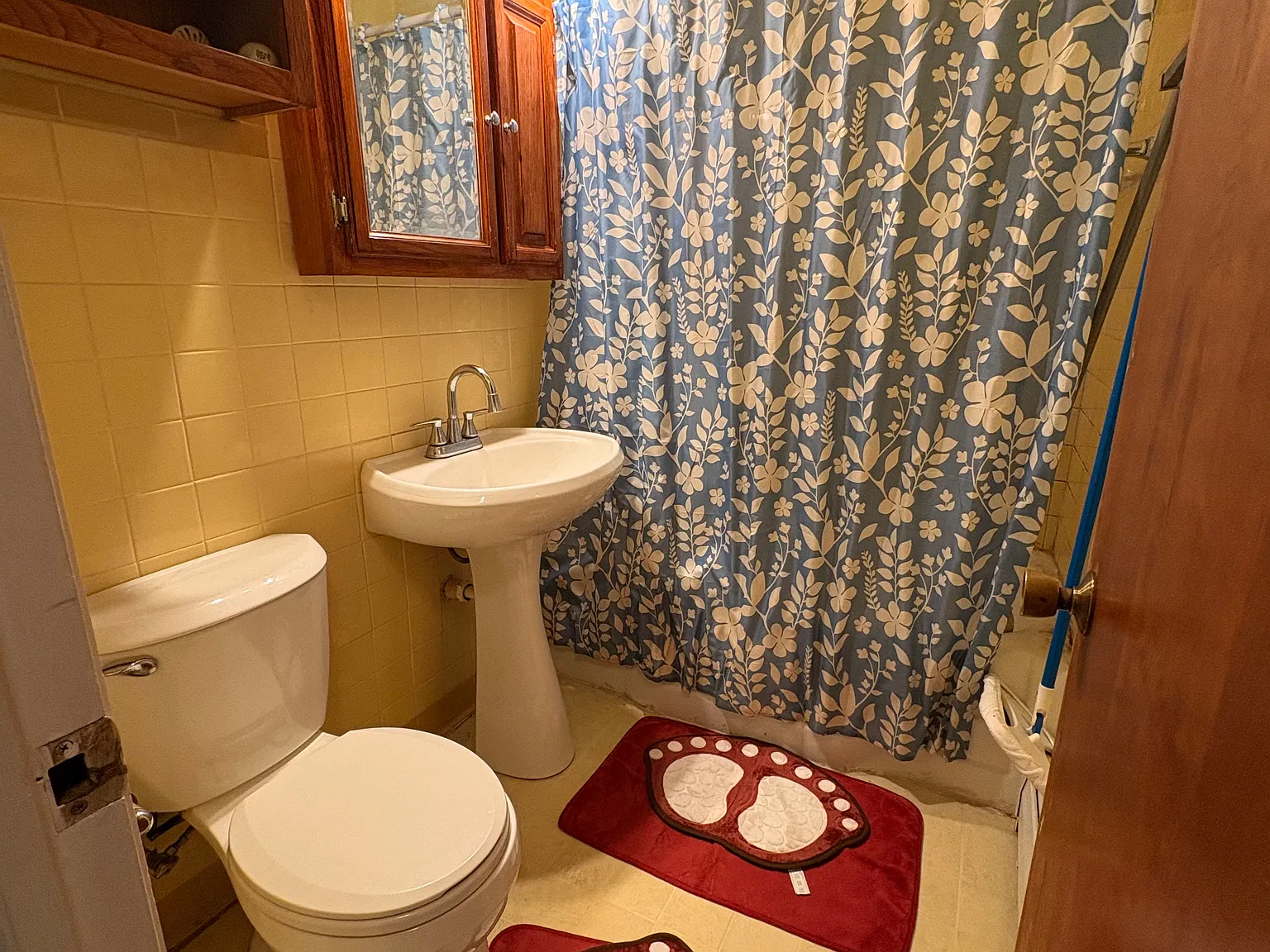 4 bed, 1.5 bath, 1309 sqft, $2,400 — Photo 4